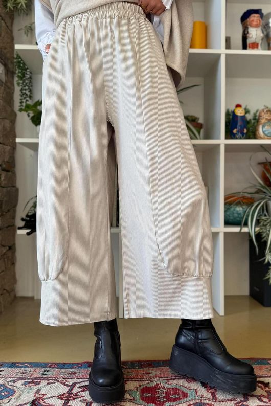 Bennie Quirky Barrel Pant Calico Pin Stripe